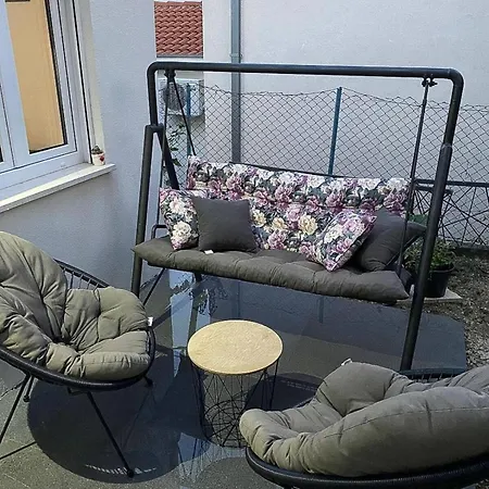 Apartment Easy *